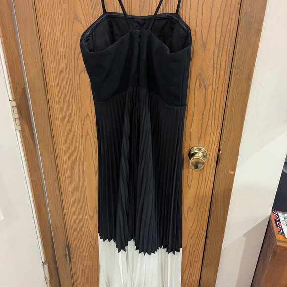 Aidan Mattox Stunning Black and White Dress- Size 8 - Picture 4 of 6